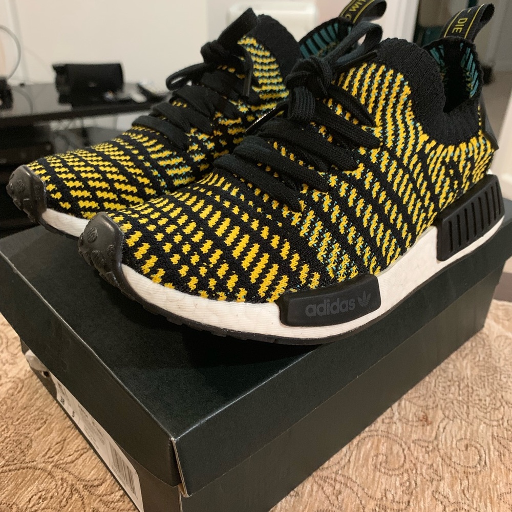 Adidas NMD_R1 Primeknit shoes